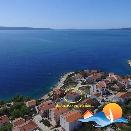 Apartmán Okrug Gornji Near Sea *