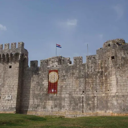 Okrug Gornji Near Sea דירה *