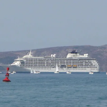 Apartmán Okrug Gornji Near Sea