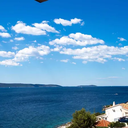 Okrug Gornji Near Sea * טרוגיר